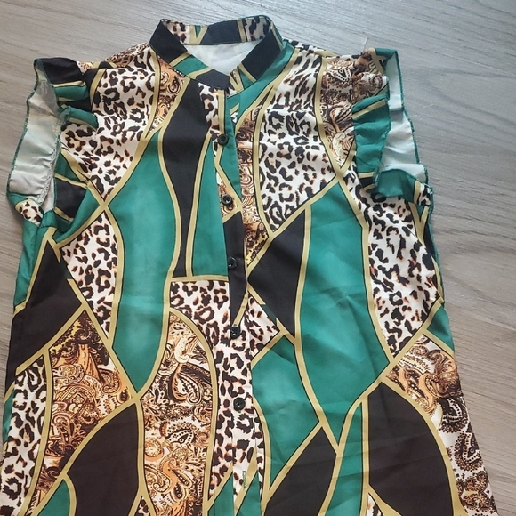Green and Gold Patterned Sleeveless Blouse - Picture 1 of 7